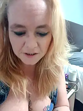 CutiepieMandii143 online show from February 25, 2025, 7:36 pm