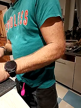 Dam70 online show from November 8, 2025, 5:23 pm