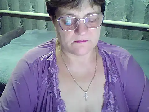 ElzaJewel online show from November 26, 2025, 8:10 pm