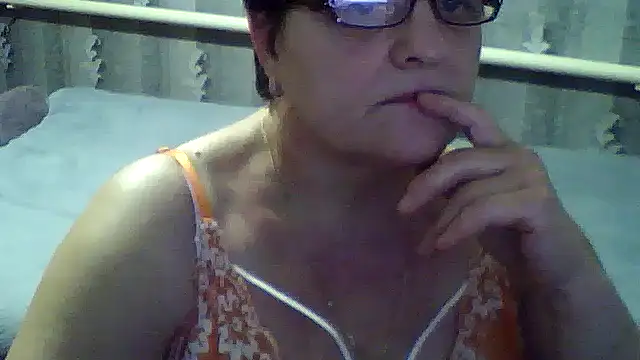 ElzaJewel online show from March 3, 2026, 7:09 pm