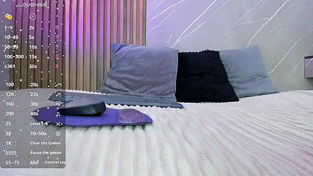 ariana jhonson1 online show from November 8, 2025, 12:38 pm