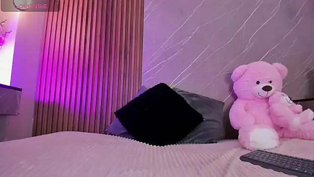 ariana jhonson1 online show from November 20, 2025, 12:38 pm