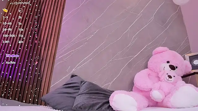 ariana jhonson1 online show from November 25, 2025, 12:05 pm