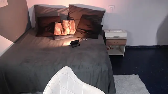 Snapshot of LeaBigboobs chatting on February 14, 2025, 1:08 pm LeaBigboobs online show from February 14, 2025, 1:08 pm