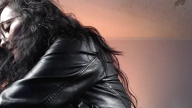 Snapshot of LeaBigboobs chatting on March 4, 2025, 6:50 pm LeaBigboobs online show from March 4, 2025, 6:50 pm