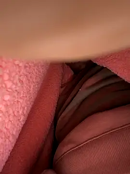 Snapshot of Renato571 chatting on September 26, 2025, 9:35 am Renato571 online show from September 26, 2025, 9:35 am