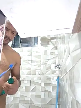 Snapshot of Renato571 chatting on September 29, 2025, 2:38 am Renato571 online show from September 29, 2025, 2:38 am