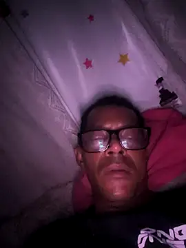 Snapshot of Renato571 chatting on February 16, 2026, 4:30 am Renato571 online show from February 16, 2026, 4:30 am