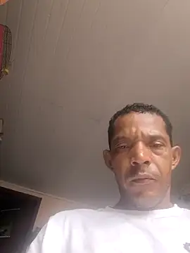 Snapshot of Renato571 chatting on March 21, 2026, 7:39 pm Renato571 online show from March 21, 2026, 7:39 pm