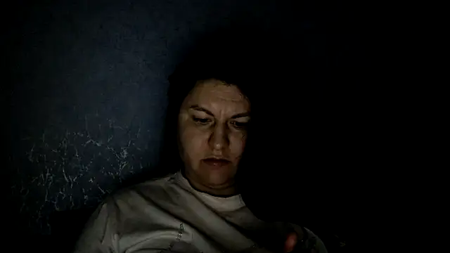 KiraSwee online show from November 21, 2025, 10:30 pm