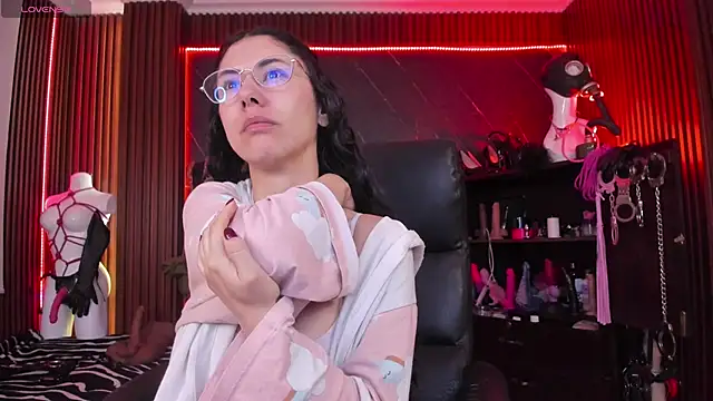 Snapshot of XiaQueen chatting on December 15, 2025, 11:58 am XiaQueen online show from December 15, 2025, 11:58 am