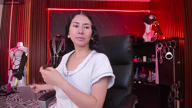 Snapshot of XiaQueen chatting on December 17, 2025, 1:17 pm XiaQueen online show from December 17, 2025, 1:17 pm