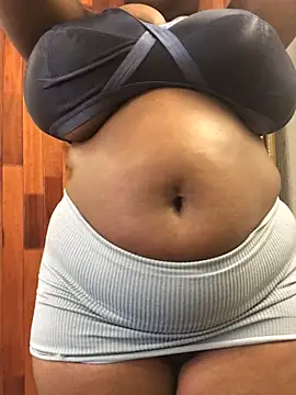 Snapshot of servingBigTitis chatting on February 7, 2025, 11:34 am servingBigTitis online show from February 7, 2025, 11:34 am