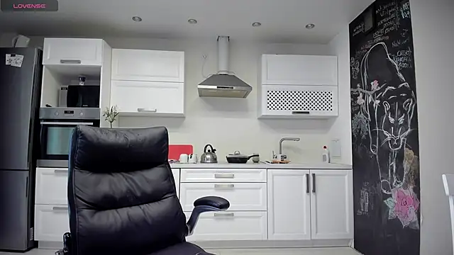 lisenok online show from February 24, 2026, 1:42 pm