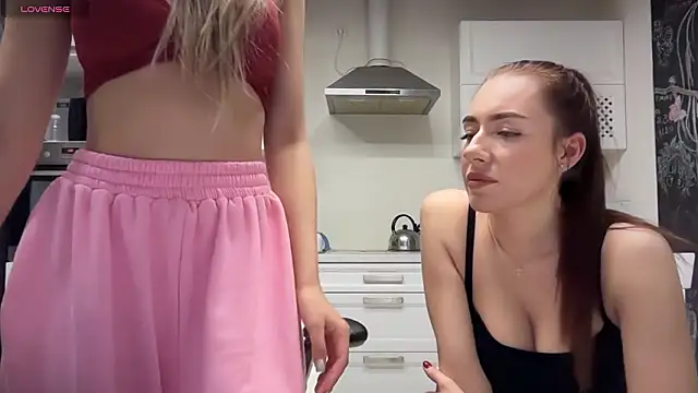 lisenok online show from March 26, 2026, 9:53 pm