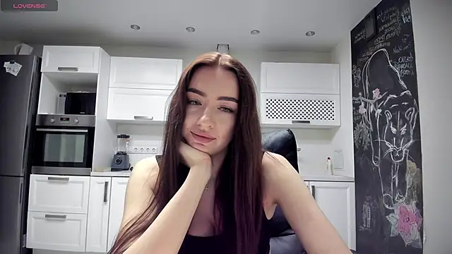 lisenok online show from May 2, 2026, 9:53 pm