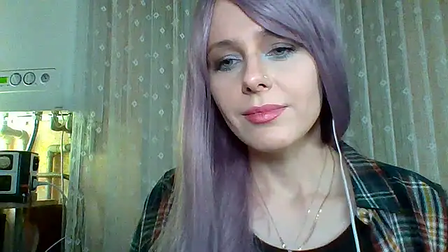 LuminousLady online show from February 16, 2025, 10:32 pm