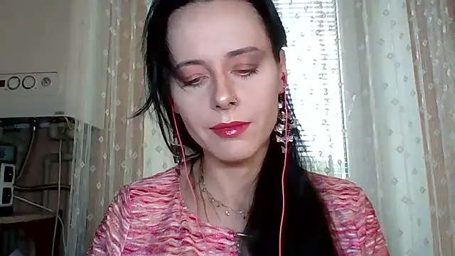 LuminousLady online show from September 19, 2025, 2:29 pm