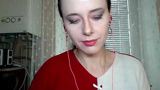 LuminousLady online show from October 2, 2025, 7:26 am