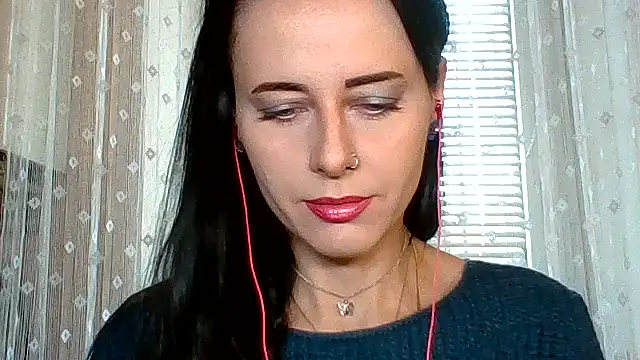 Snapshot of LuminousLady chatting on October 21, 2025, 2:07 pm LuminousLady online show from October 21, 2025, 2:07 pm