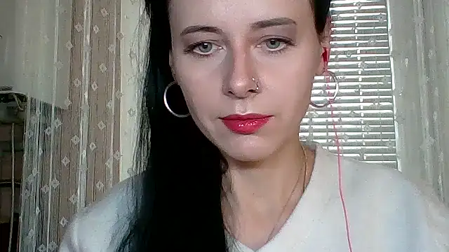 Snapshot of LuminousLady chatting on October 29, 2025, 10:17 am LuminousLady online show from October 29, 2025, 10:17 am