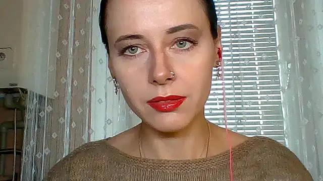 Snapshot of LuminousLady chatting on October 30, 2025, 10:06 am LuminousLady online show from October 30, 2025, 10:06 am