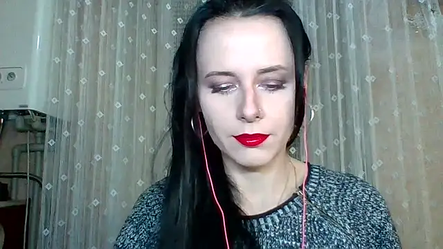 Snapshot of LuminousLady chatting on December 19, 2025, 6:15 pm LuminousLady online show from December 19, 2025, 6:15 pm