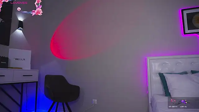 LeaCox  online show from November 7, 2025, 8:03 am