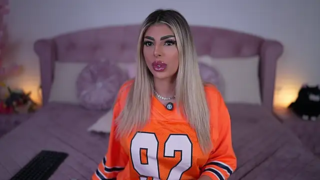 emma goodess  online show from April 9, 2026, 10:15 pm