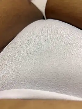 tunenarica22 online show from November 9, 2025, 8:29 pm