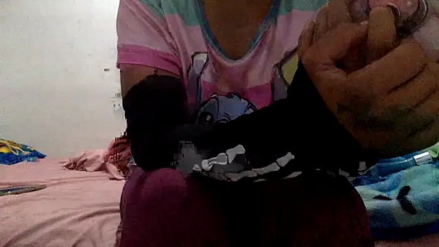 sharonlopez9611 online show from October 21, 2025, 2:01 am