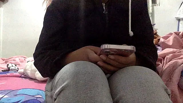 sharonlopez9611 online show from March 4, 2026, 3:23 am