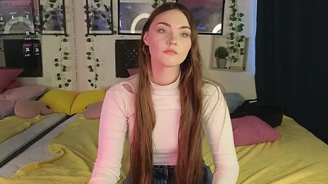 Kira Jin online show from February 19, 2025, 9:06 am