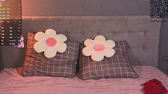 Snapshot of soft_babe chatting on December 18, 2025, 10:05 pm soft babe online show from December 18, 2025, 10:05 pm