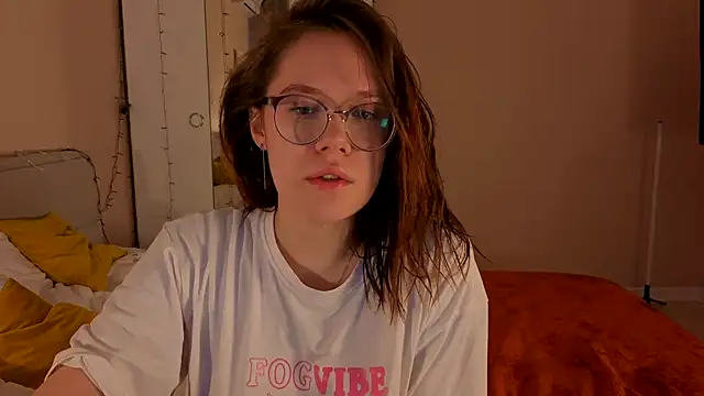 Mia Luw online show from January 13, 2026, 4:29 am