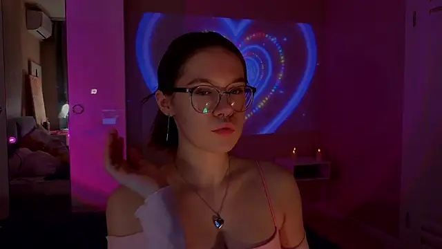 Snapshot of Mia_Luw chatting on February 1, 2026, 9:13 pm Mia Luw online show from February 1, 2026, 9:13 pm