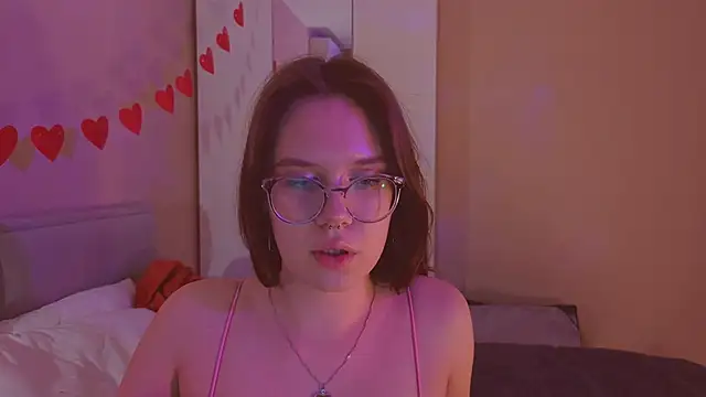 Snapshot of Mia_Luw chatting on February 14, 2026, 4:48 pm Mia Luw online show from February 14, 2026, 4:48 pm