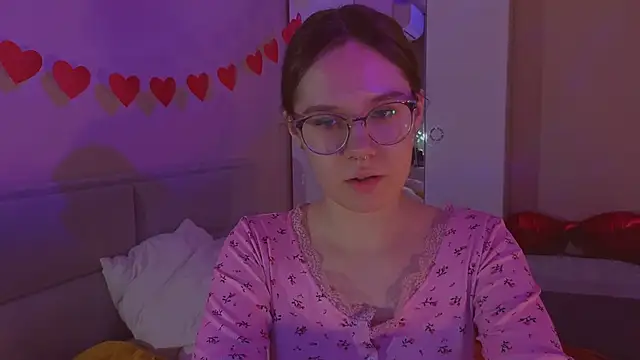 Snapshot of Mia_Luw chatting on February 21, 2026, 12:55 am Mia Luw online show from February 21, 2026, 12:55 am