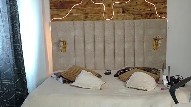 Alektra bryce online show from September 9, 2025, 8:08 pm