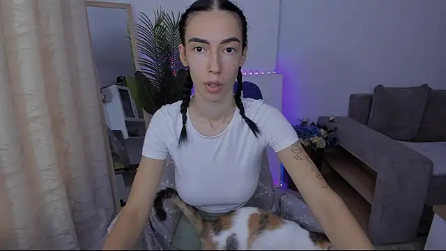 Celine Roxelle online show from September 26, 2025, 3:05 pm