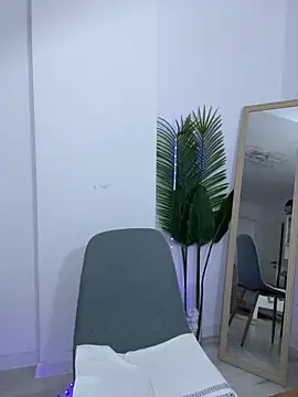 Celine Roxelle online show from October 13, 2025, 3:23 pm