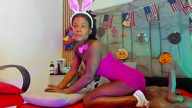 Snapshot of dafnnelewis chatting on October 15, 2025, 1:44 pm dafnnelewis online show from October 15, 2025, 1:44 pm