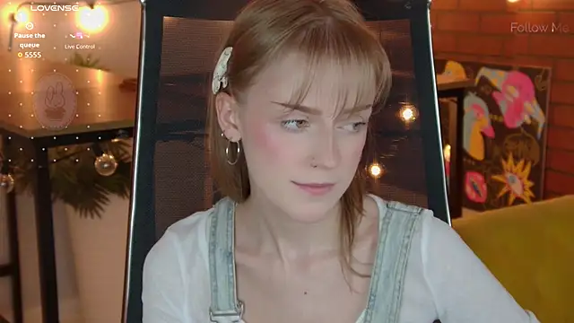 Snapshot of KiraMontoya chatting on June 27, 2026, 8:47 pm KiraMontoya online show from June 27, 2026, 8:47 pm