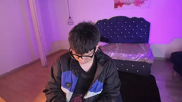 Golden-Boyy online show from September 20, 2025, 3:18 am