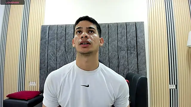 ANDRES STUD online show from February 4, 2026, 3:23 am