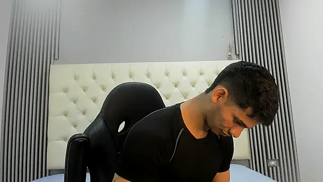 ANDRES STUD online show from March 5, 2026, 4:19 am