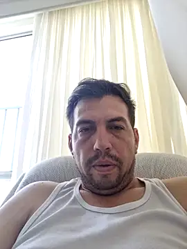 reyarturs13 online show from February 24, 2025, 5:20 pm