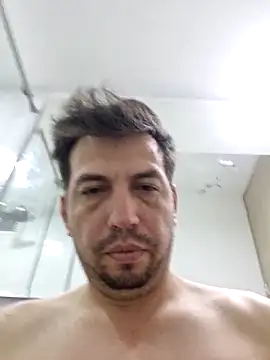 reyarturs13 online show from March 5, 2025, 4:02 pm