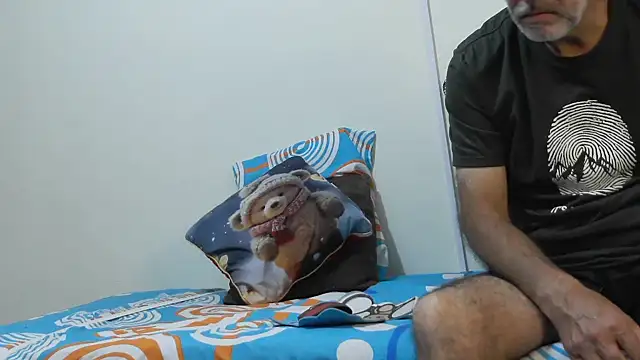 jeans and emma online show from March 12, 2026, 10:27 pm