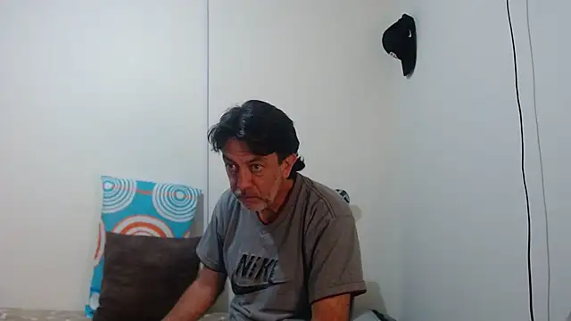 jeans and emma online show from March 28, 2026, 11:26 pm